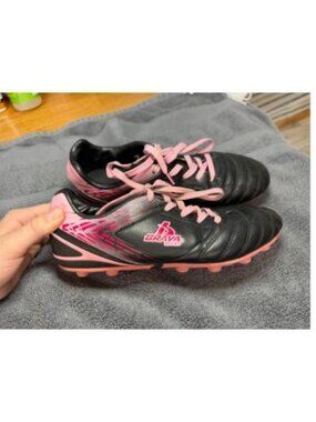 Brava Soccer Cleats Girls Size 6 Big Girl Pink Black Youth Molded Cleats